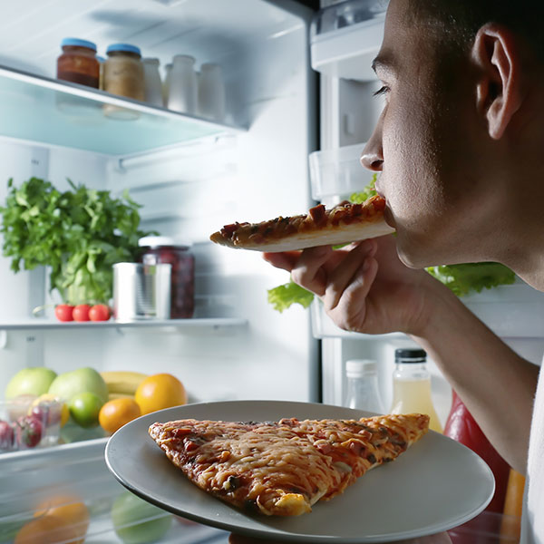 4 Truths About Late-Night Eating